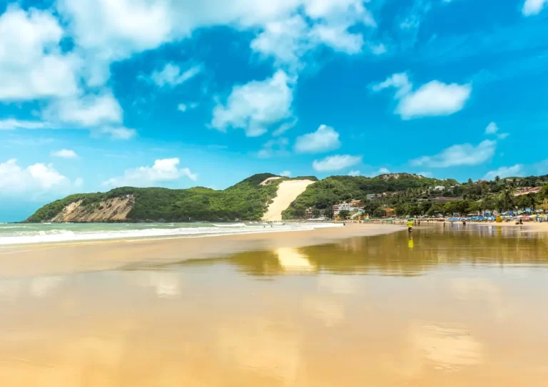 Descubra as vantagens de hospedar-se em Ponta Negra.